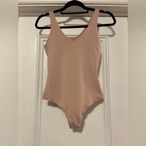 Assets by Spanx Size Small Women’s Smoothing Thong Bodysuit Snaps Body Suit